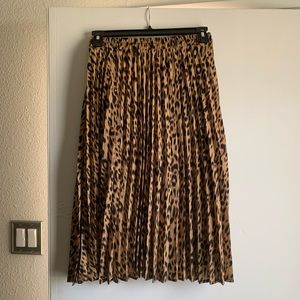 Leopard print knee length skirt